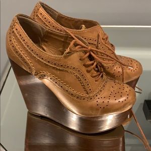 Steve Madden Oxford Platforms PARDON size 5.5